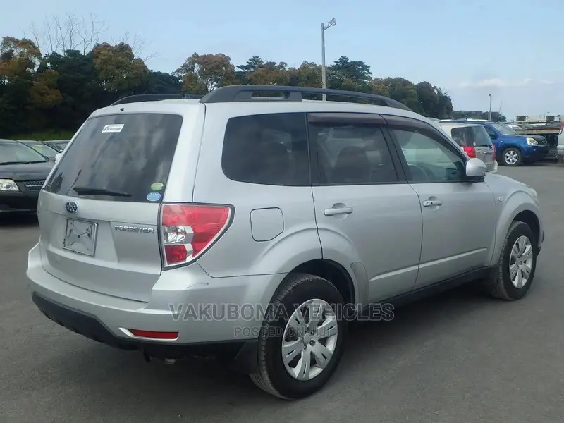 Subaru Forester 2010 Silver