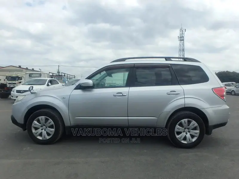 Subaru Forester 2010 Silver