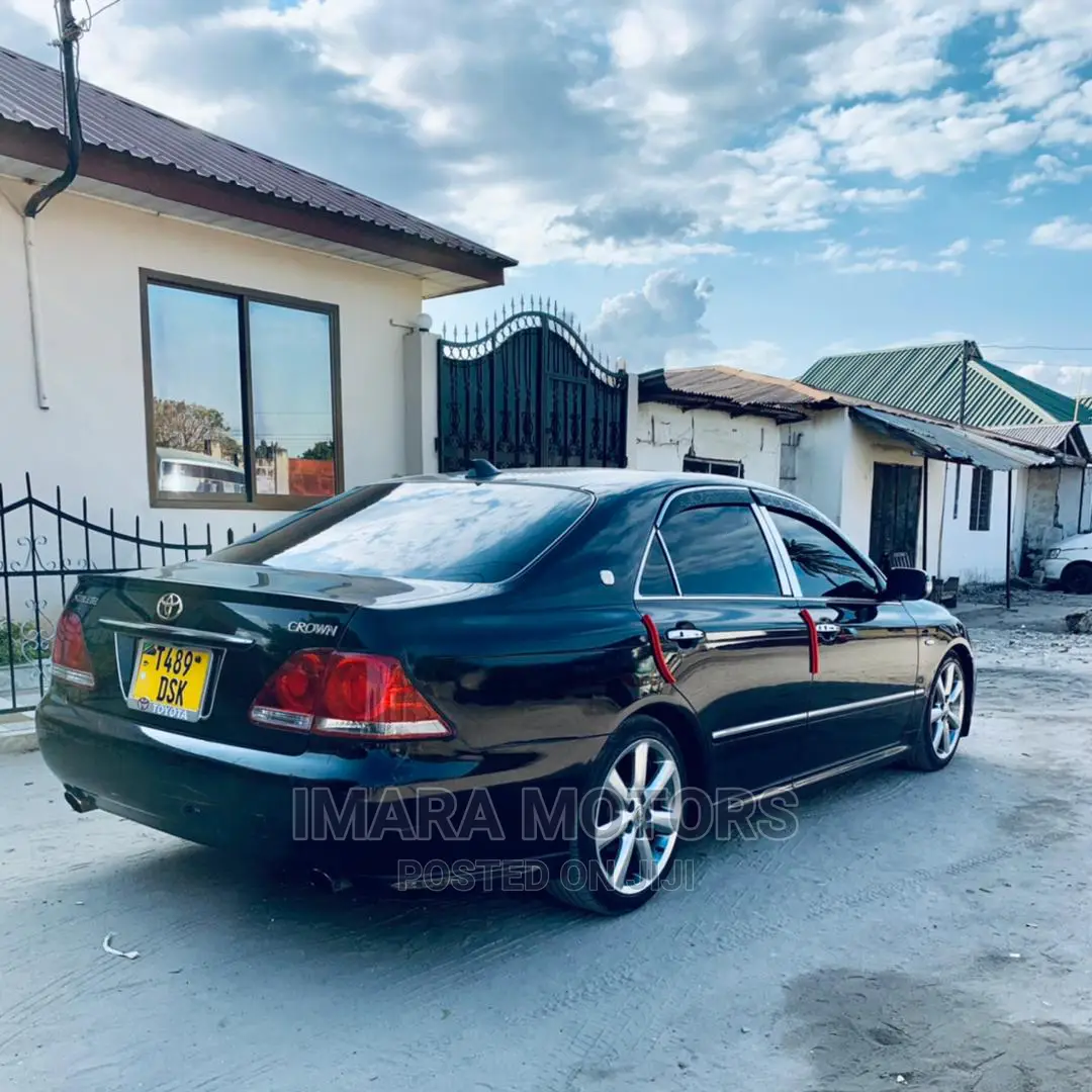 Toyota Crown 2006 Black