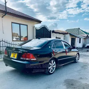 Toyota Crown 2006 Black