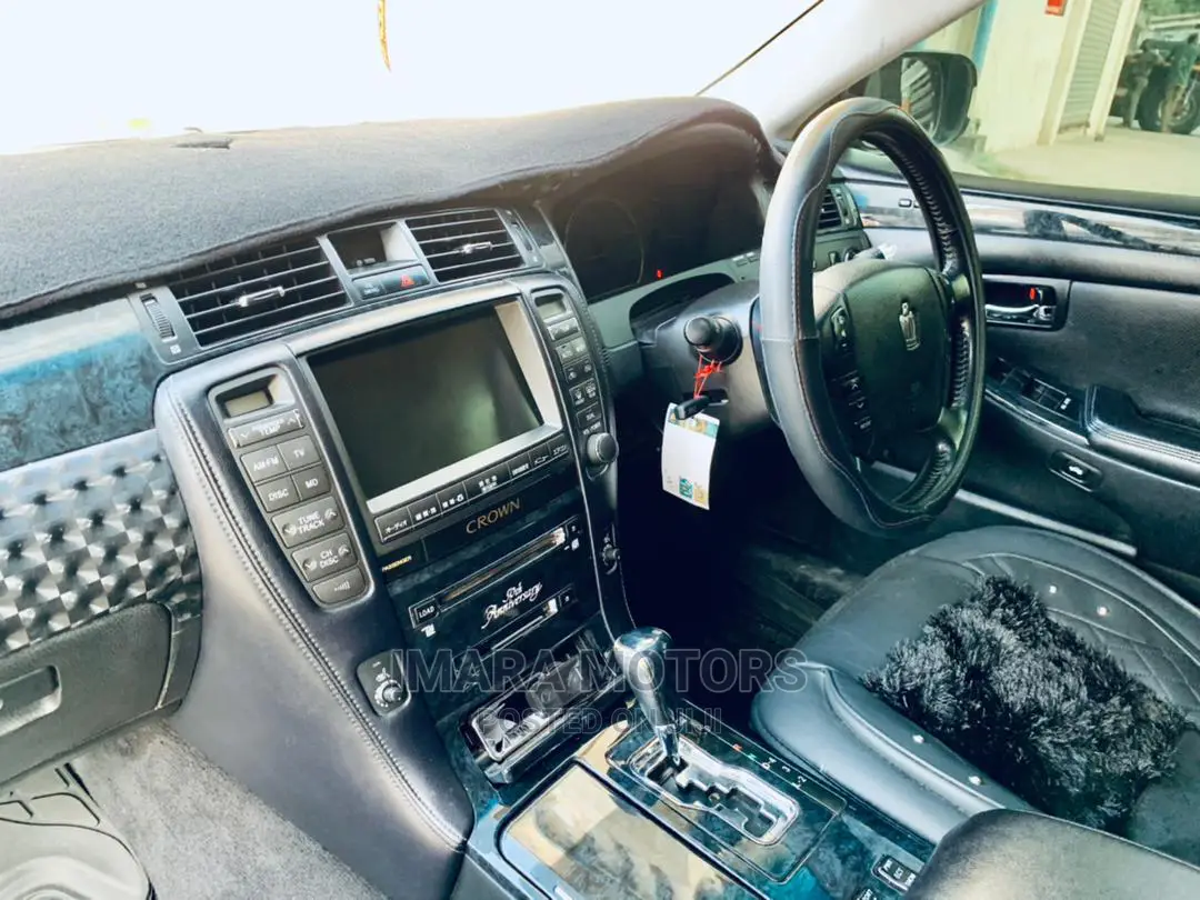 Toyota Crown 2006 Black