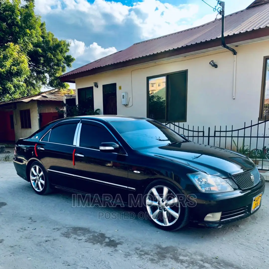 Toyota Crown 2006 Black