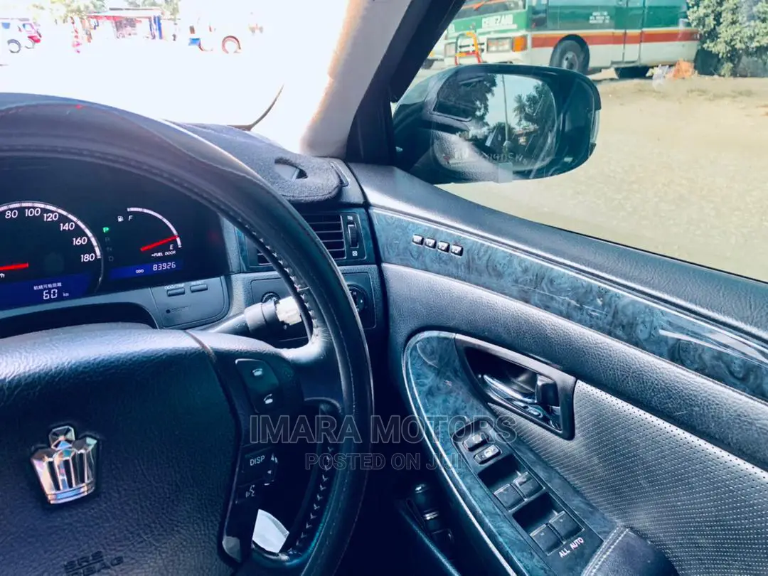 Toyota Crown 2006 Black