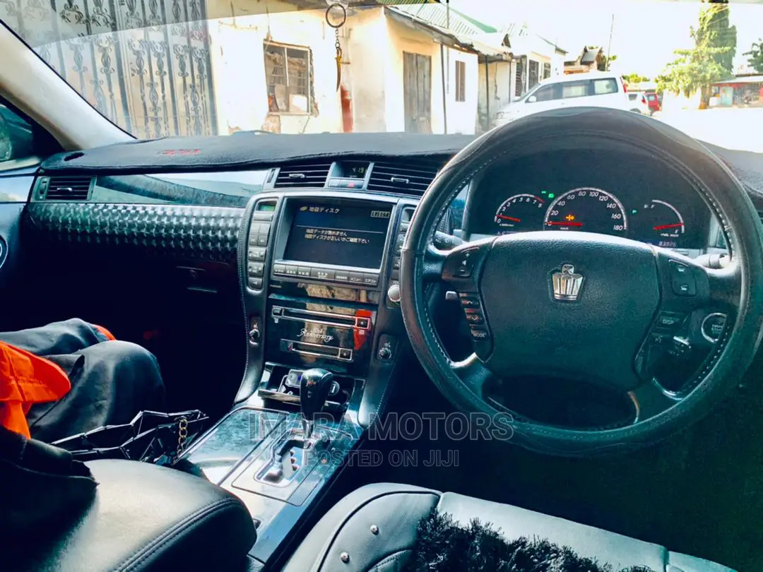 Toyota Crown 2006 Black