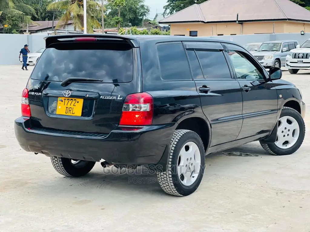 Toyota Kluger 2004 Black