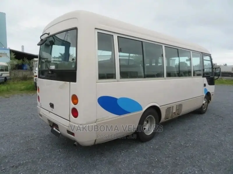 Mitsubishi Fuso Rosa 2001