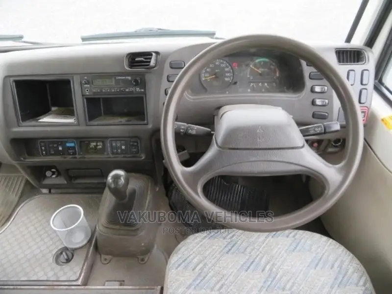 Mitsubishi Fuso Rosa 2001