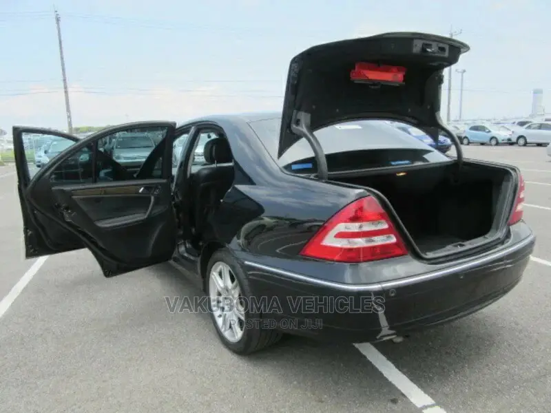 Mercedes-Benz C-Class 2007 Black
