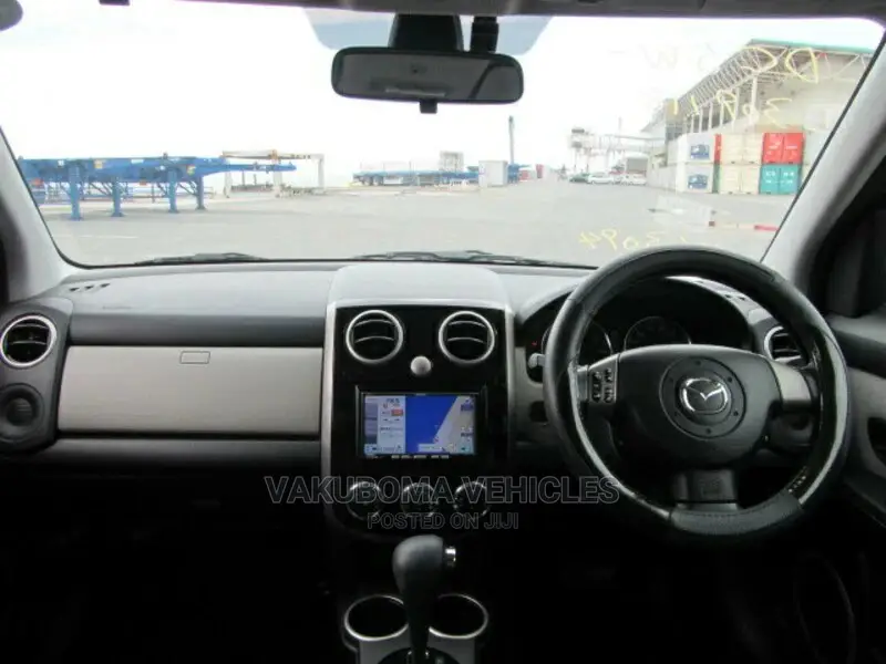 Mazda Verisa 2007 Red