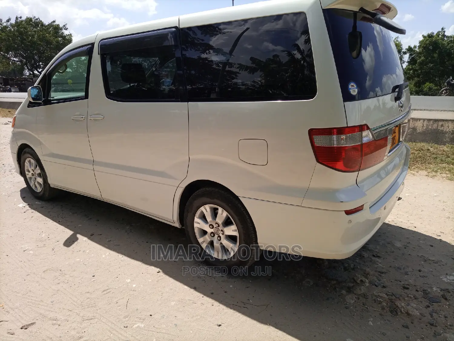 Toyota Alphard 2005 White