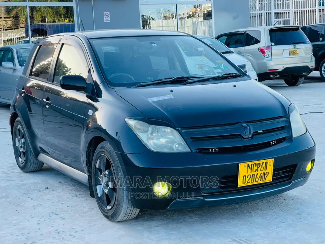 Toyota IST 2005 Black