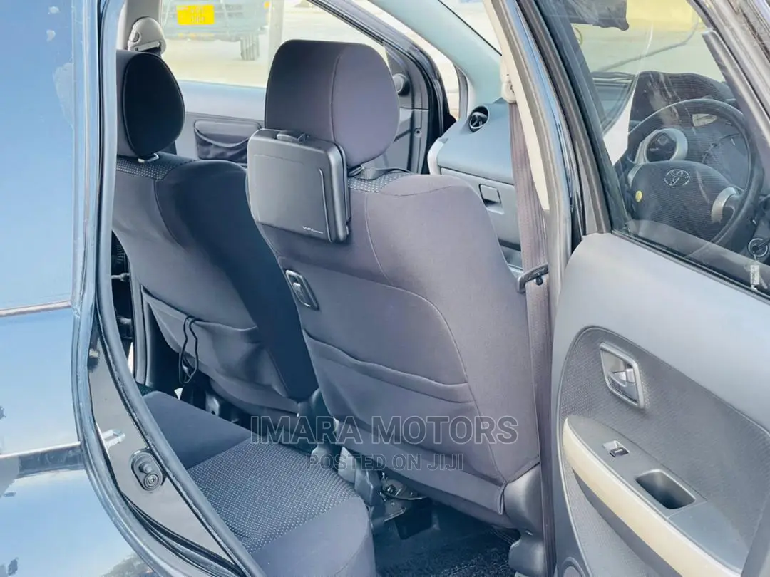 Toyota IST 2005 Black