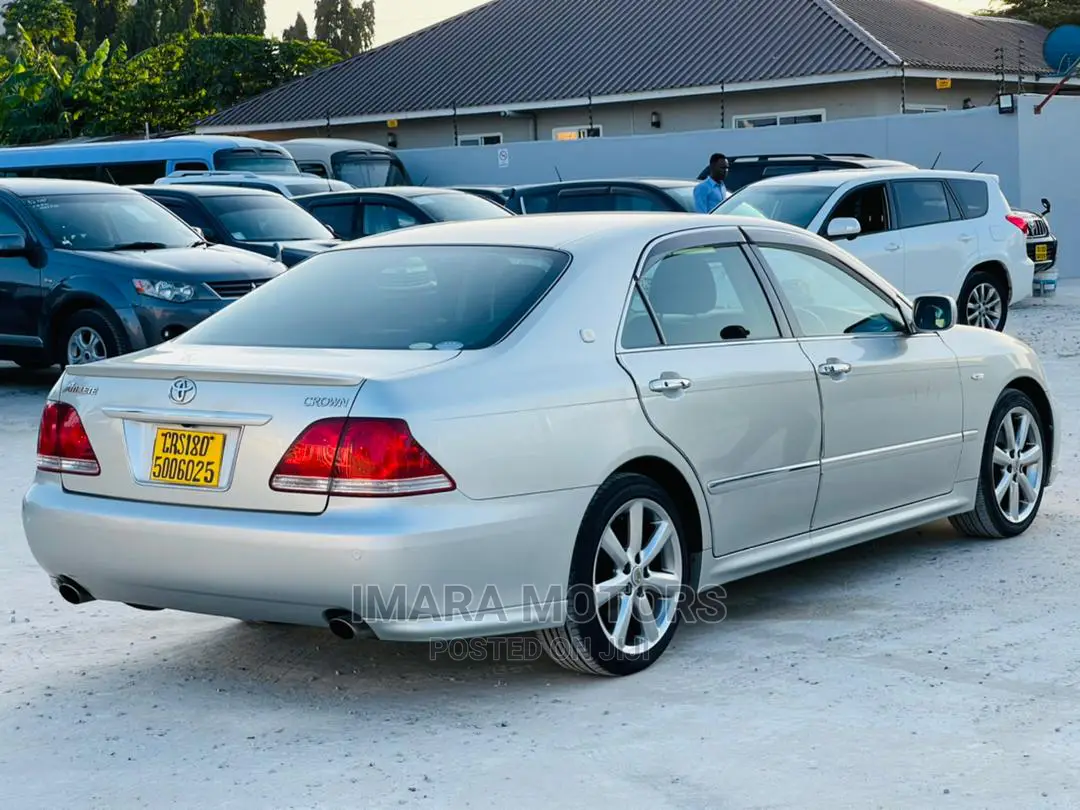 Toyota Crown 2006 Silver