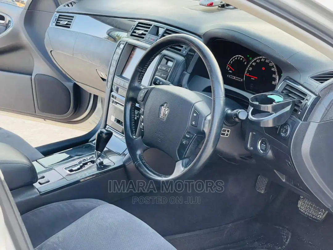 Toyota Crown 2006 Silver