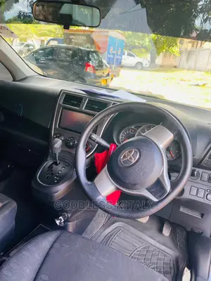 Toyota Raum 2011 Blue