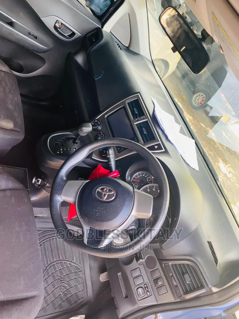 Toyota Raum 2011 Blue