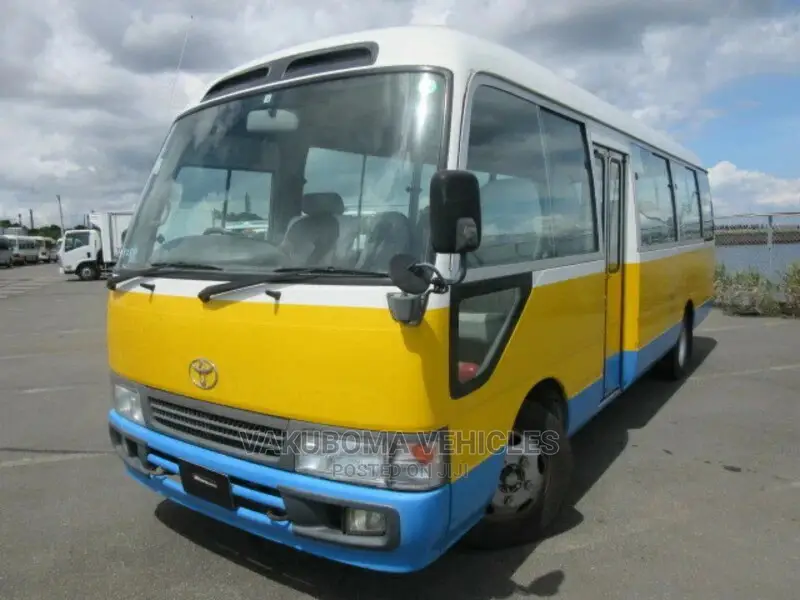 Toyota Coaster 2005 Yellow