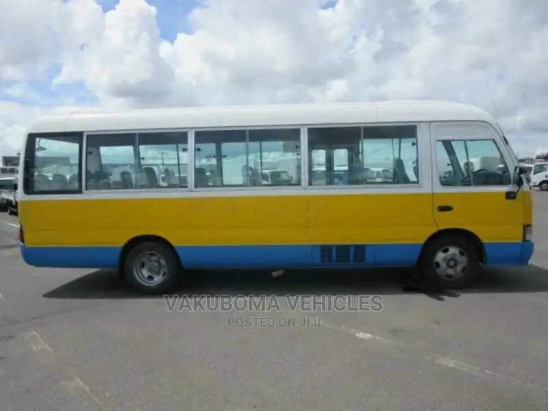 Toyota Coaster 2005 Yellow