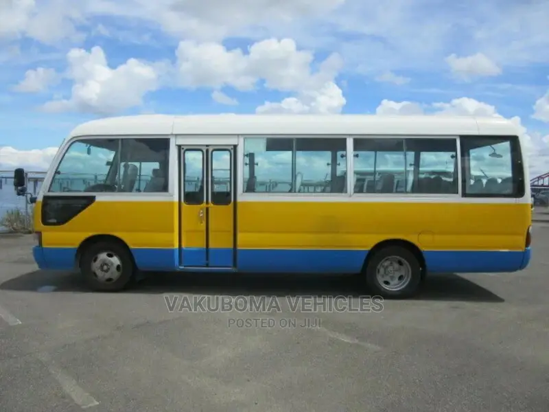 Toyota Coaster 2005 Yellow