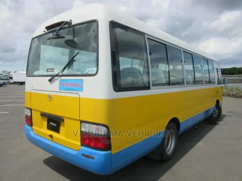 Toyota Coaster 2005 Yellow