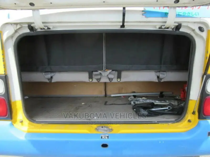 Toyota Coaster 2005 Yellow
