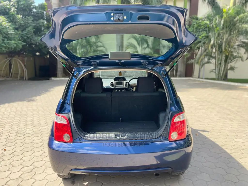 Toyota IST 2005 Blue