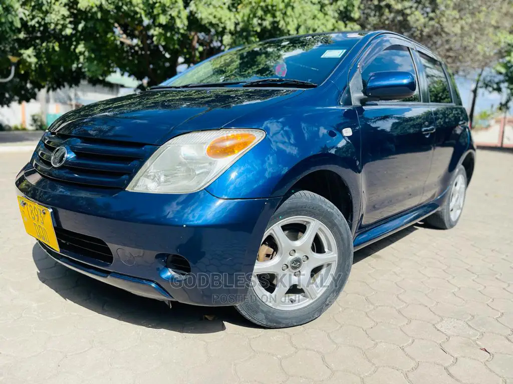Toyota IST 2005 Blue