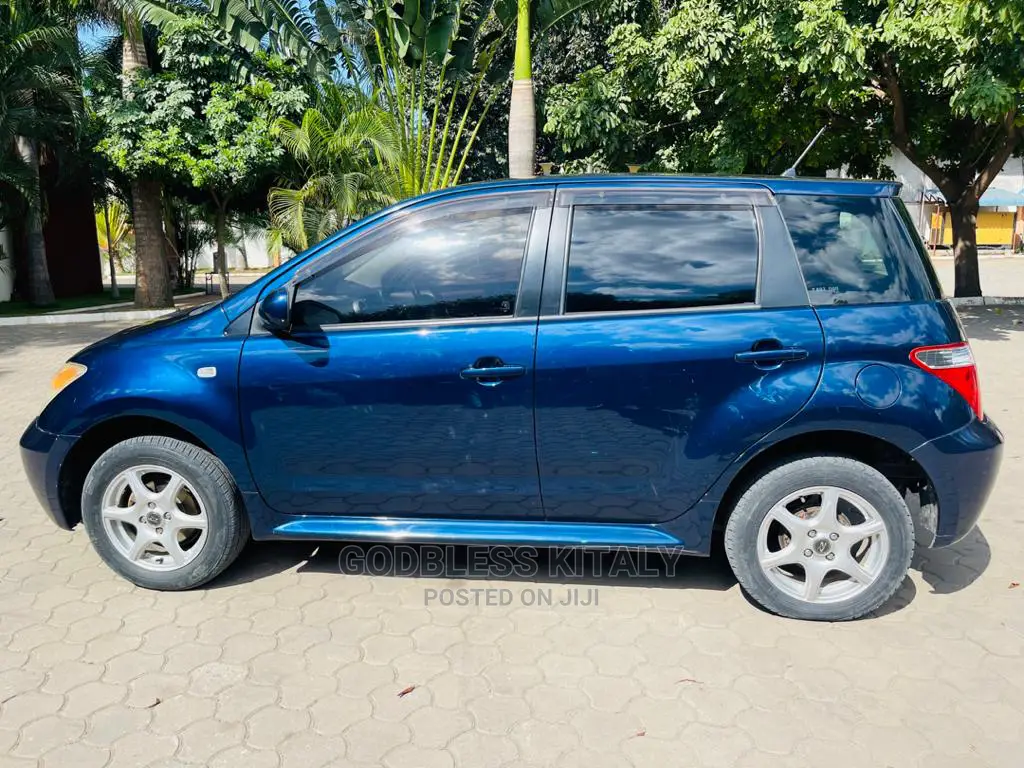 Toyota IST 2005 Blue