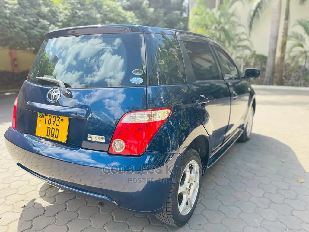 Toyota IST 2005 Blue