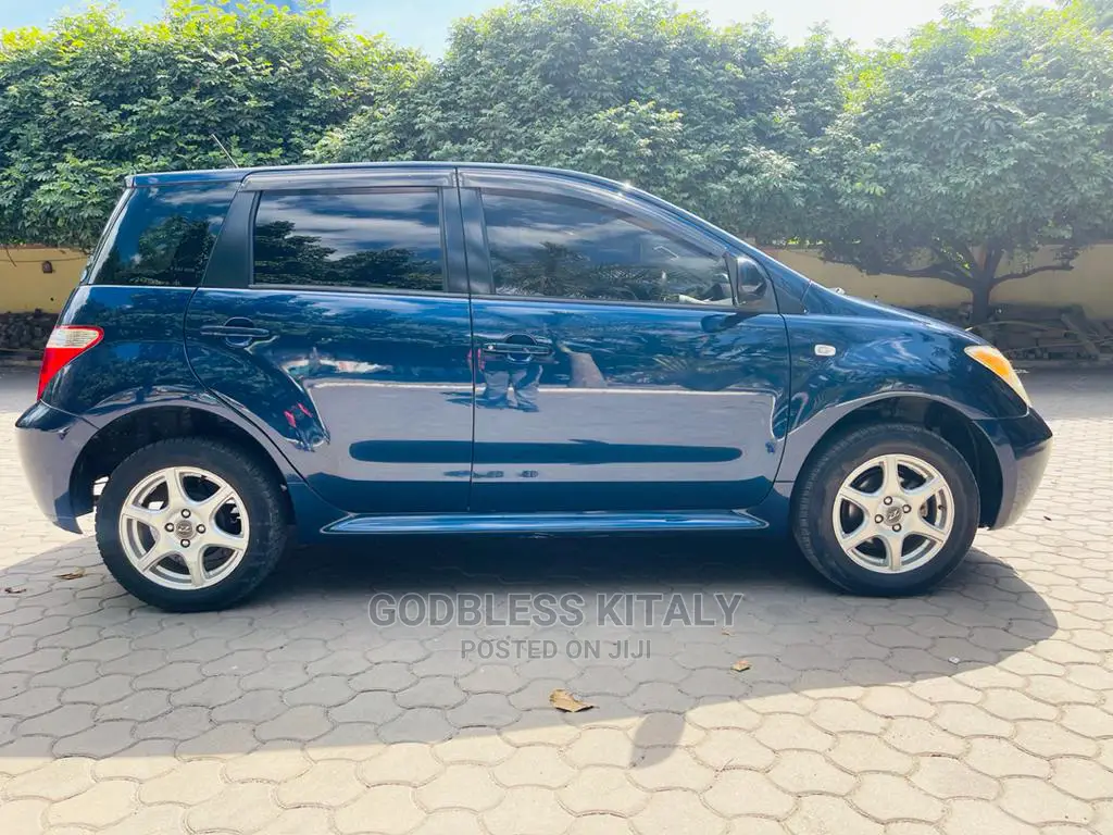 Toyota IST 2005 Blue