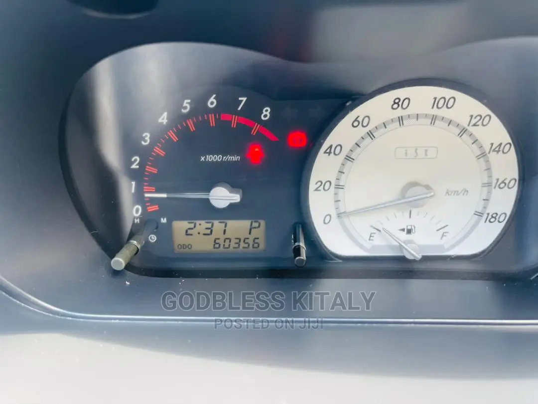 Toyota IST 2004 Silver