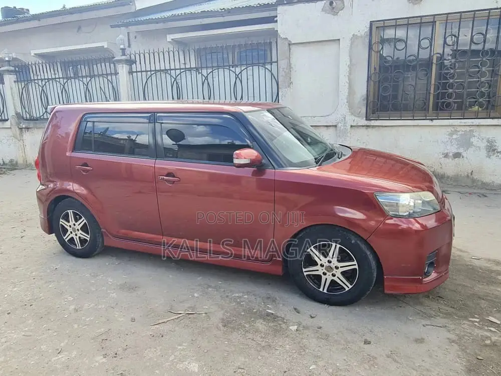 Toyota Corolla Rumion 2007 Brown