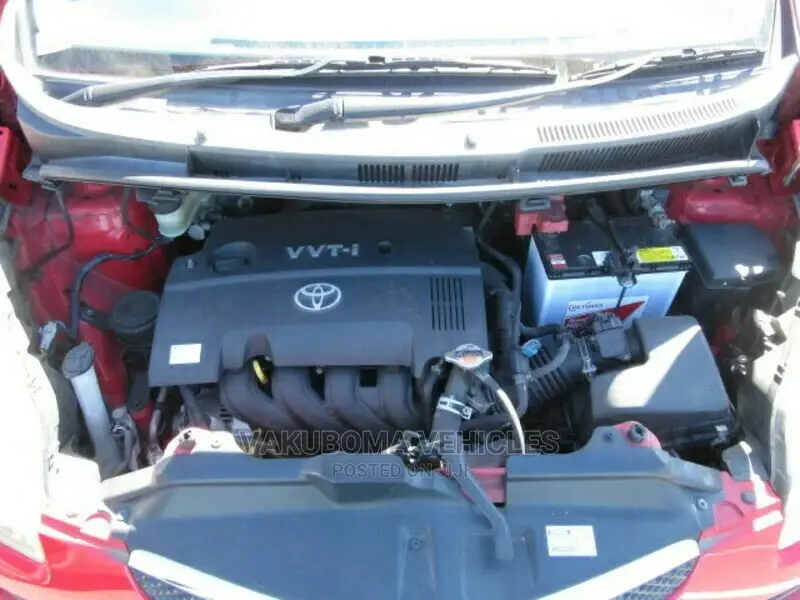 Toyota Ractis 2006 Red