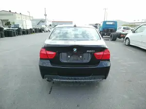 BMW 320i 2010 Black