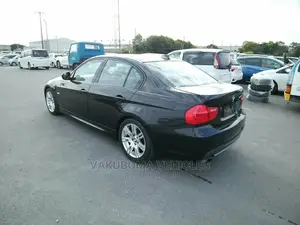 BMW 320i 2010 Black