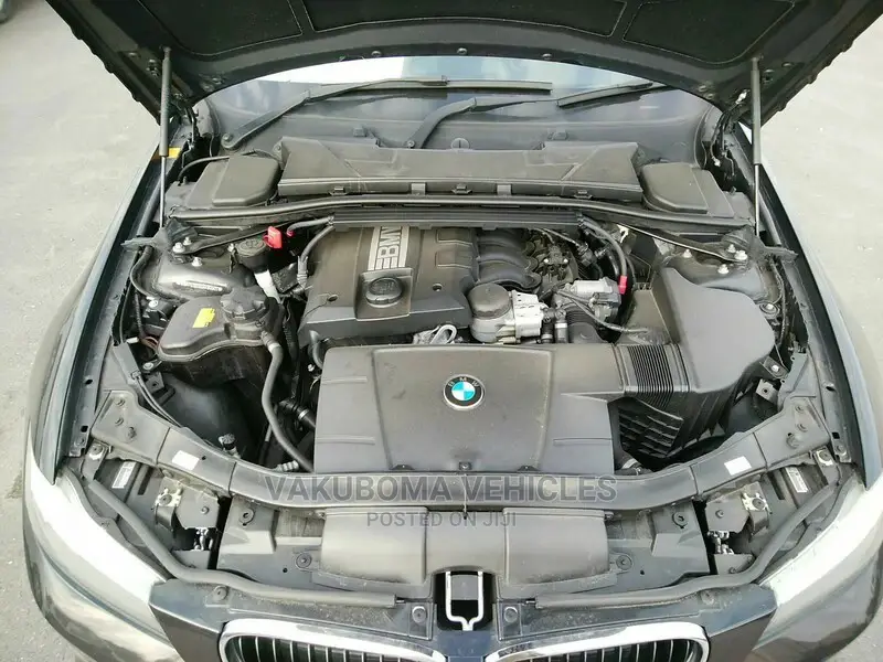 BMW 320i 2010 Black