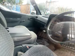 Toyota Hiace Pank