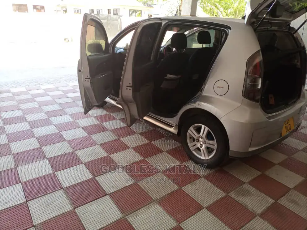 Toyota Passo 2007 Silver
