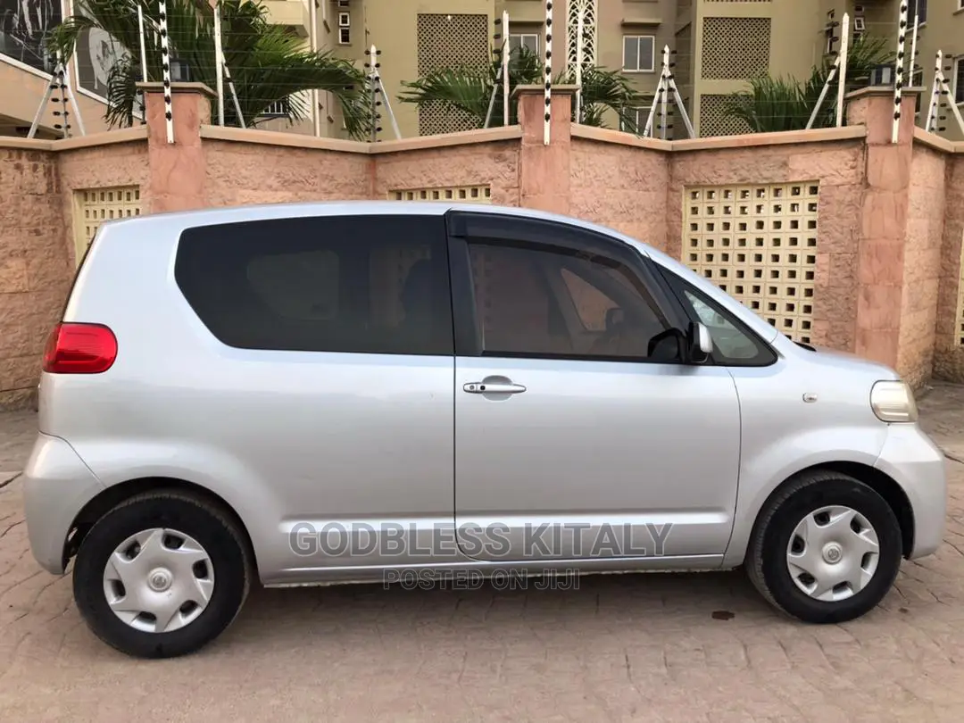 Toyota Porte 2007 Silver