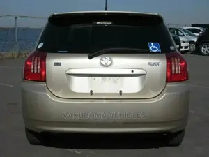 Toyota Corolla RunX 2004 Gold