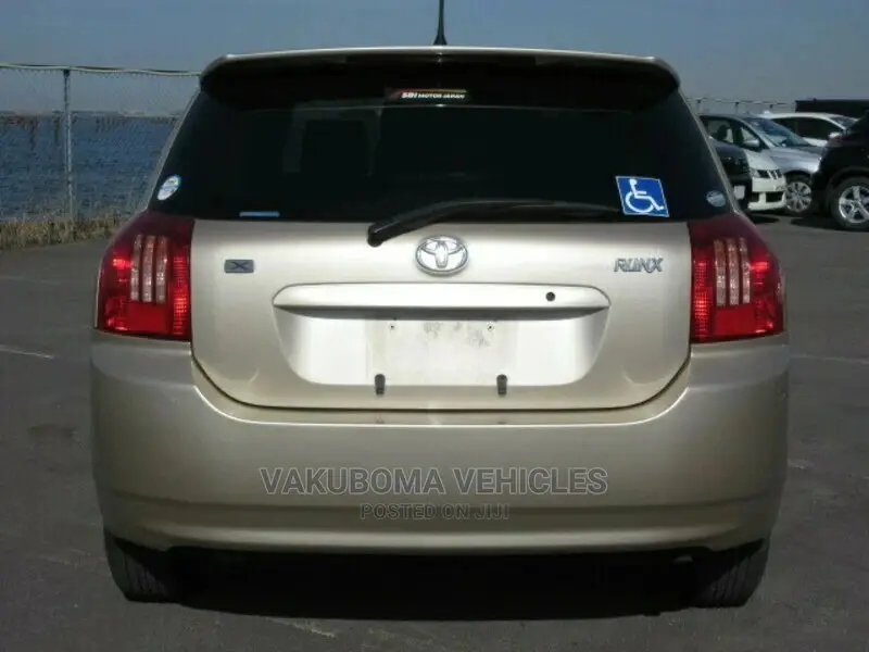 Toyota Corolla RunX 2004 Gold