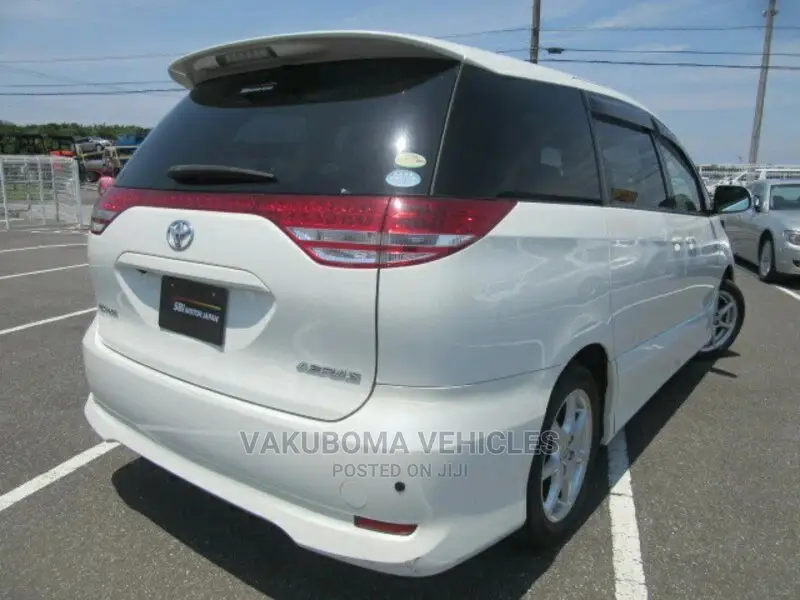 Toyota Estima 2007 White