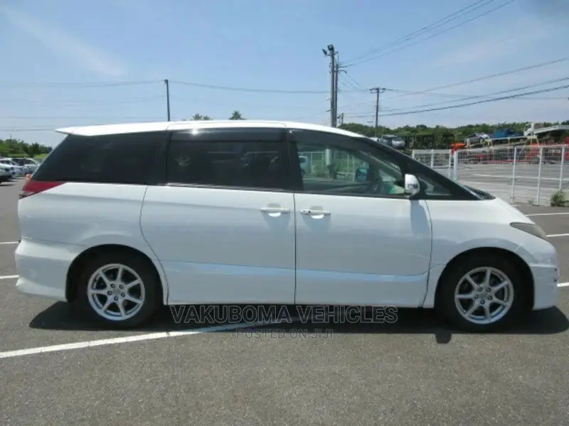 Toyota Estima 2007 White