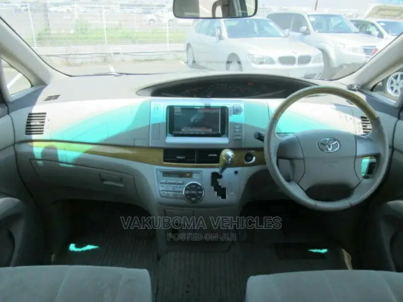 Toyota Estima 2007 White