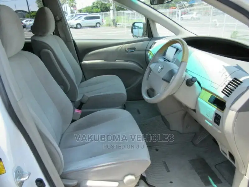 Toyota Estima 2007 White