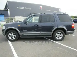 Ford Explorer 2001 Blue