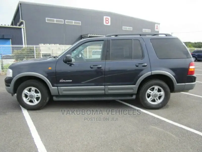Ford Explorer 2001 Blue