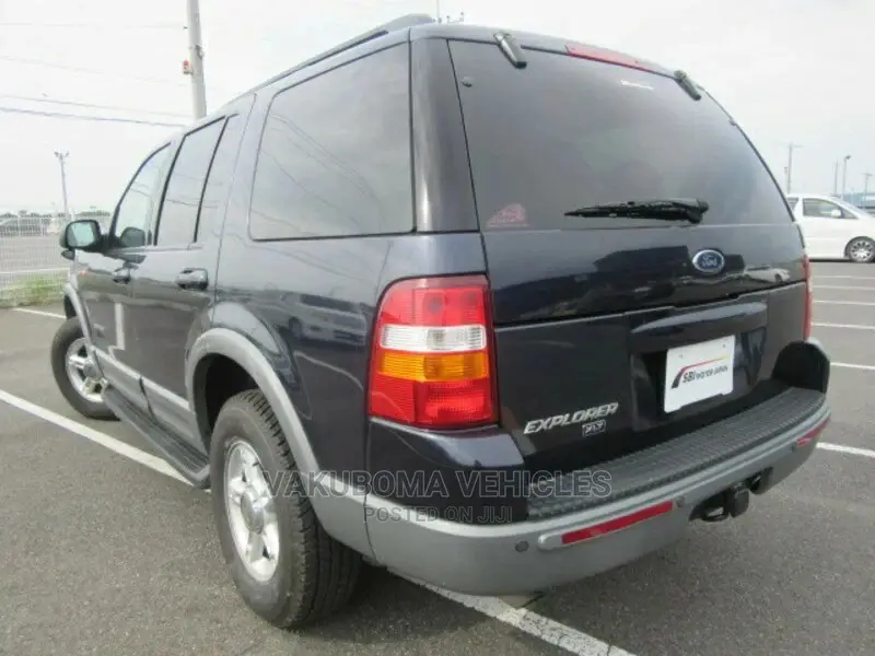 Ford Explorer 2001 Blue