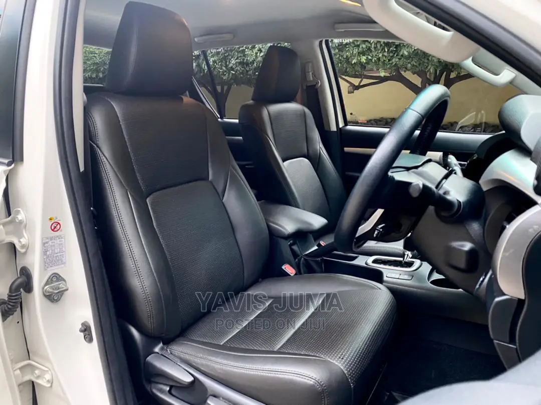 Toyota Hilux 2018 White