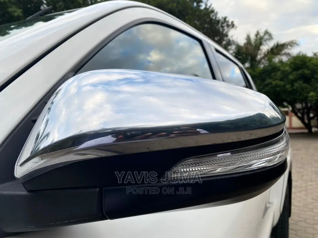 Toyota Hilux 2018 White